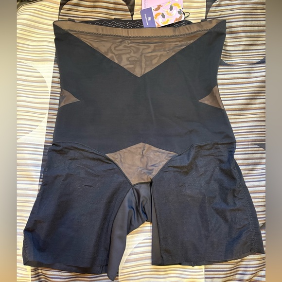 NWT HONEYLOVE Shapewear Black Shorts Runway Size 2X -runs small more like a 1X
